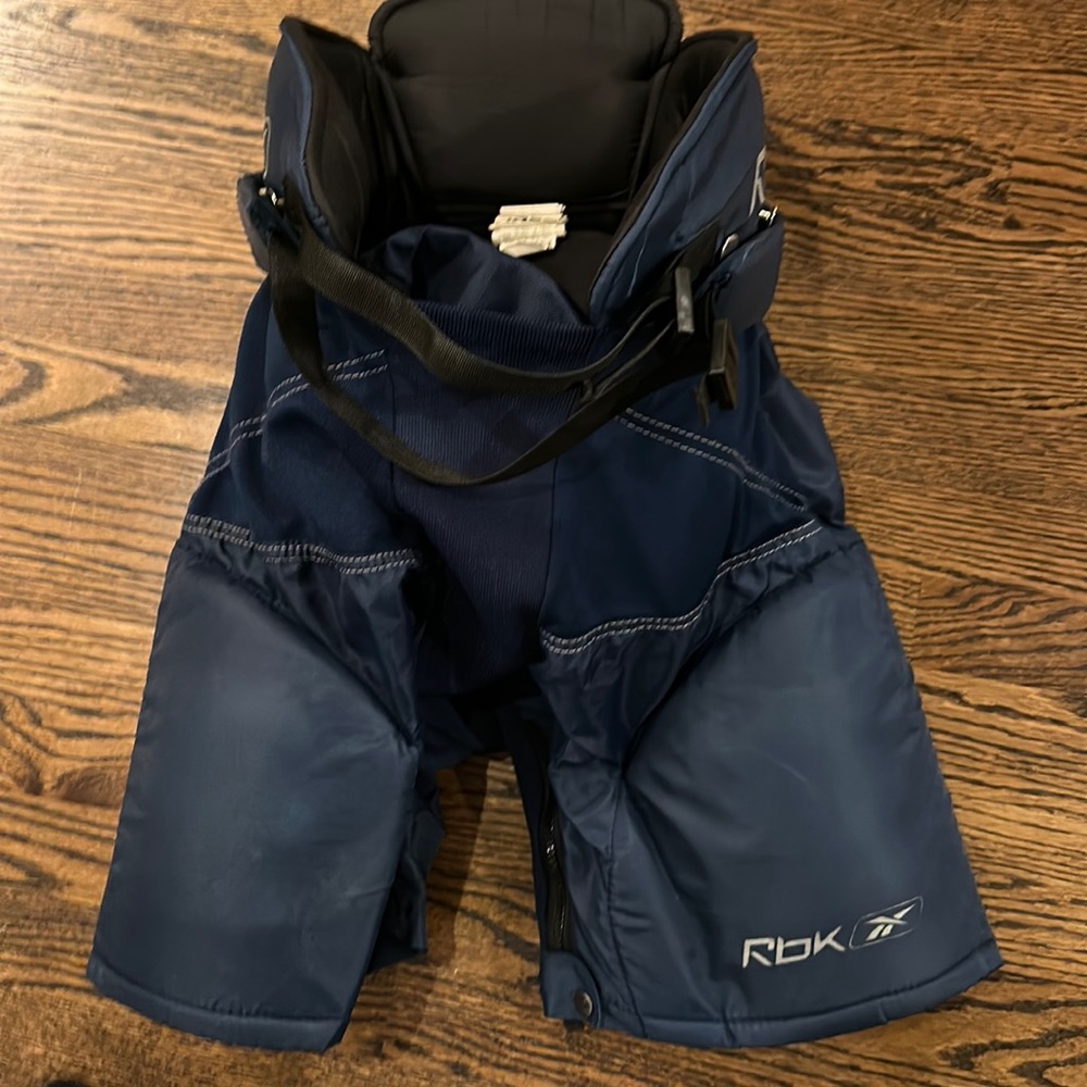 Hockey pants